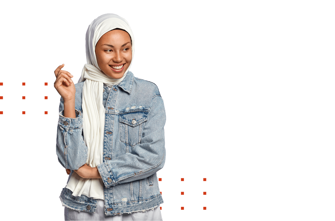 Mujer con velo blanco y camisa vaquera